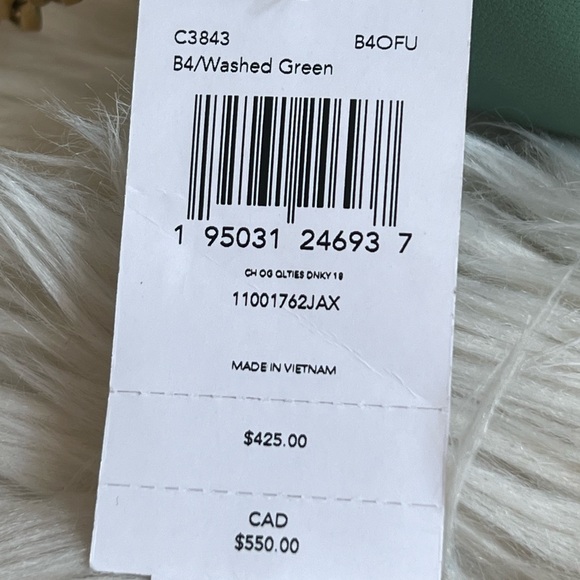 C3843 - Coach Dinky 18 with Quilting - Picture 13 of 13